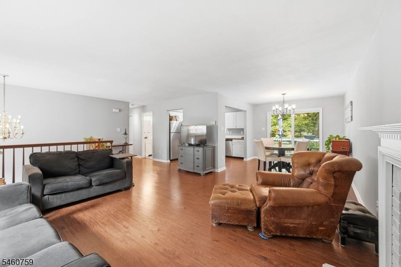 46 Melinda Ln