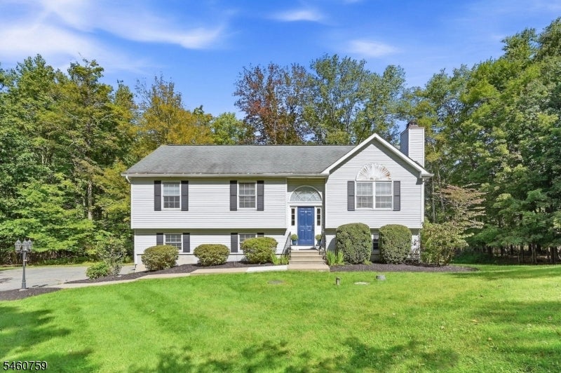 46 Melinda Ln