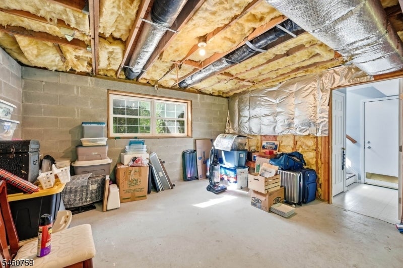 46 Melinda Ln