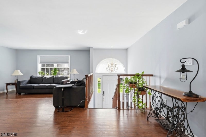 46 Melinda Ln