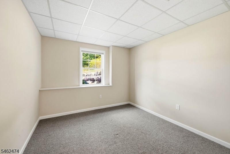 58 Leslie Dr
