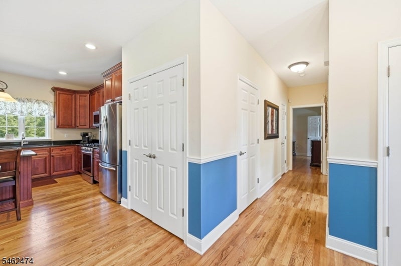 58 Leslie Dr