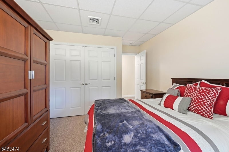 58 Leslie Dr