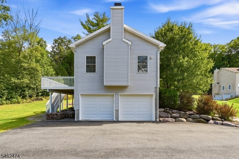 58 Leslie Dr