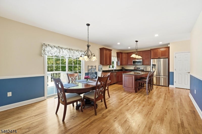 58 Leslie Dr