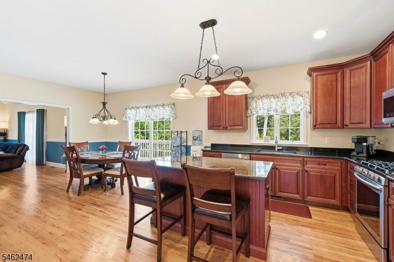 58 Leslie Dr