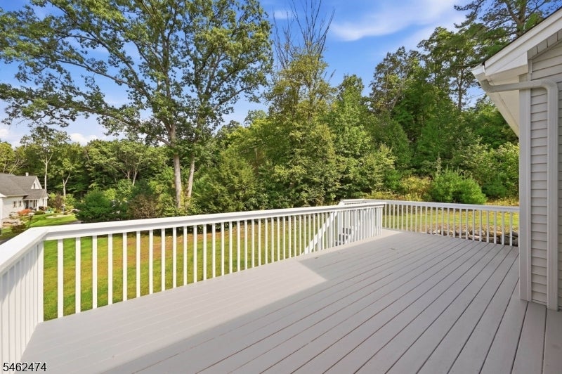 58 Leslie Dr