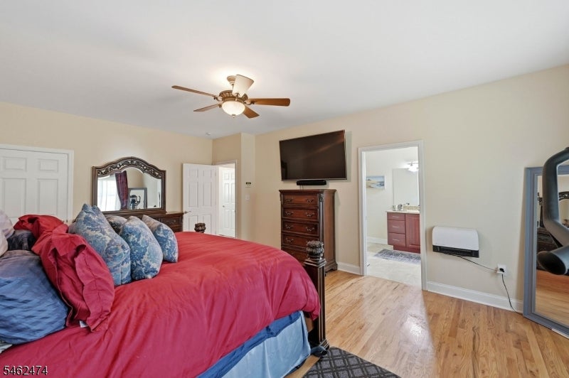 58 Leslie Dr