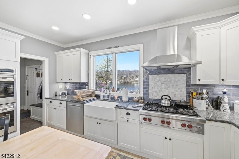173 Point Breeze Dr