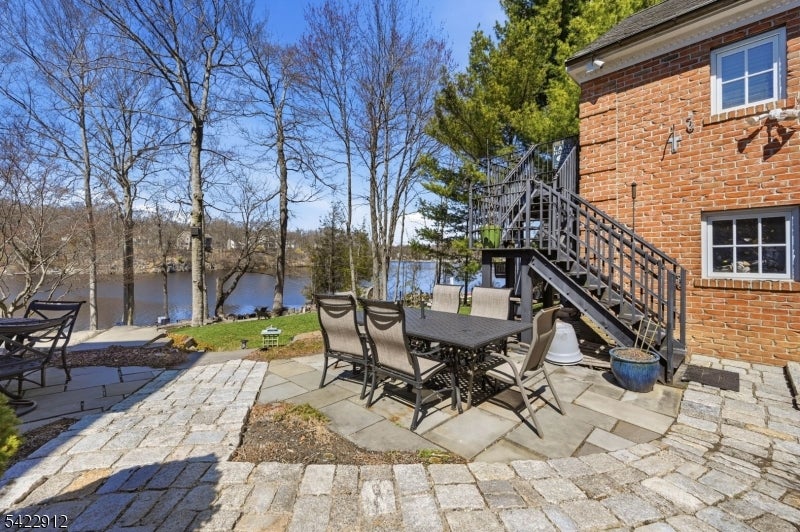 173 Point Breeze Dr