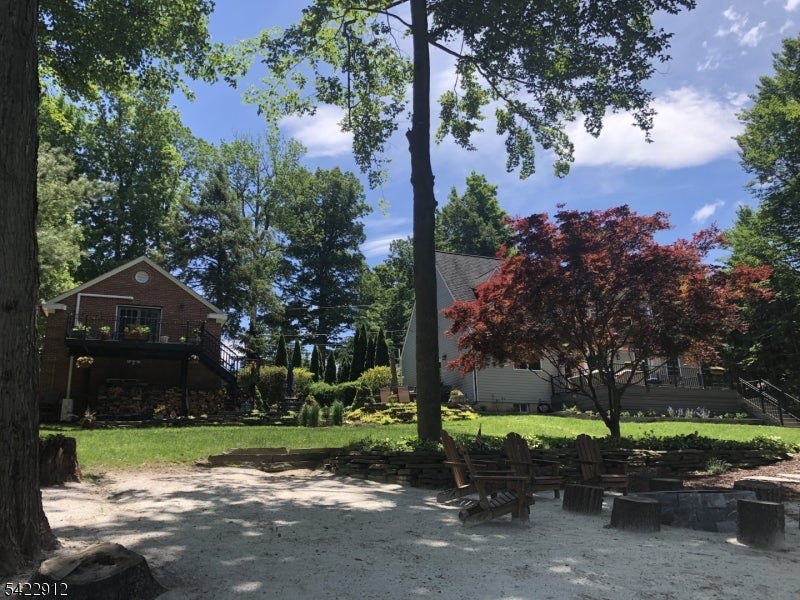 173 Point Breeze Dr