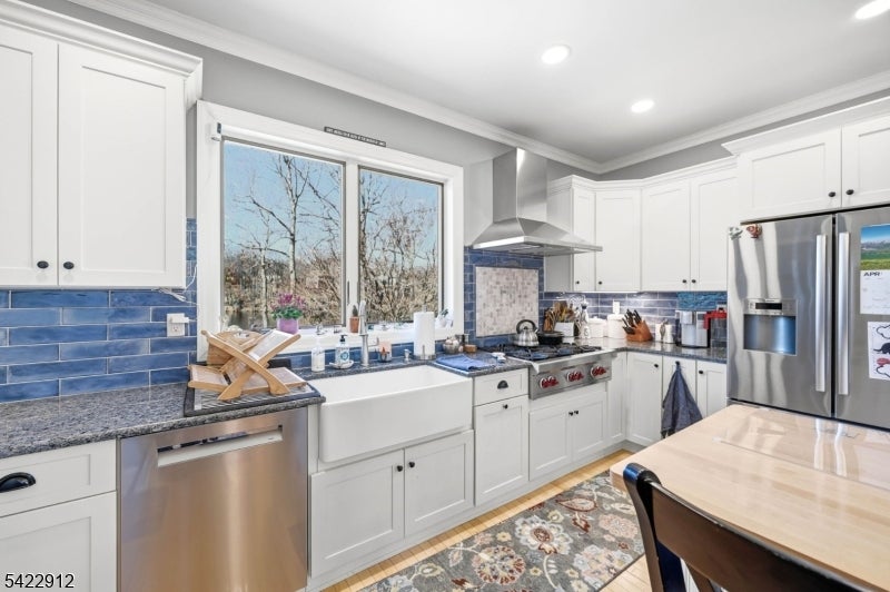 173 Point Breeze Dr