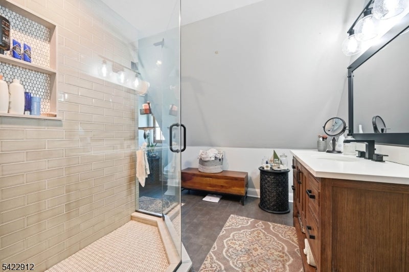 173 Point Breeze Dr
