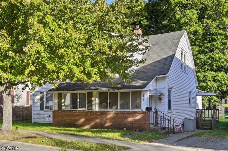 112 Main St