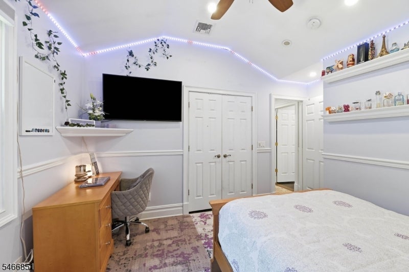 9 Ponderosa Pl