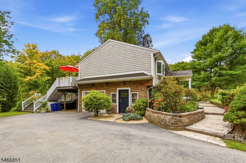 9 Ponderosa Pl
