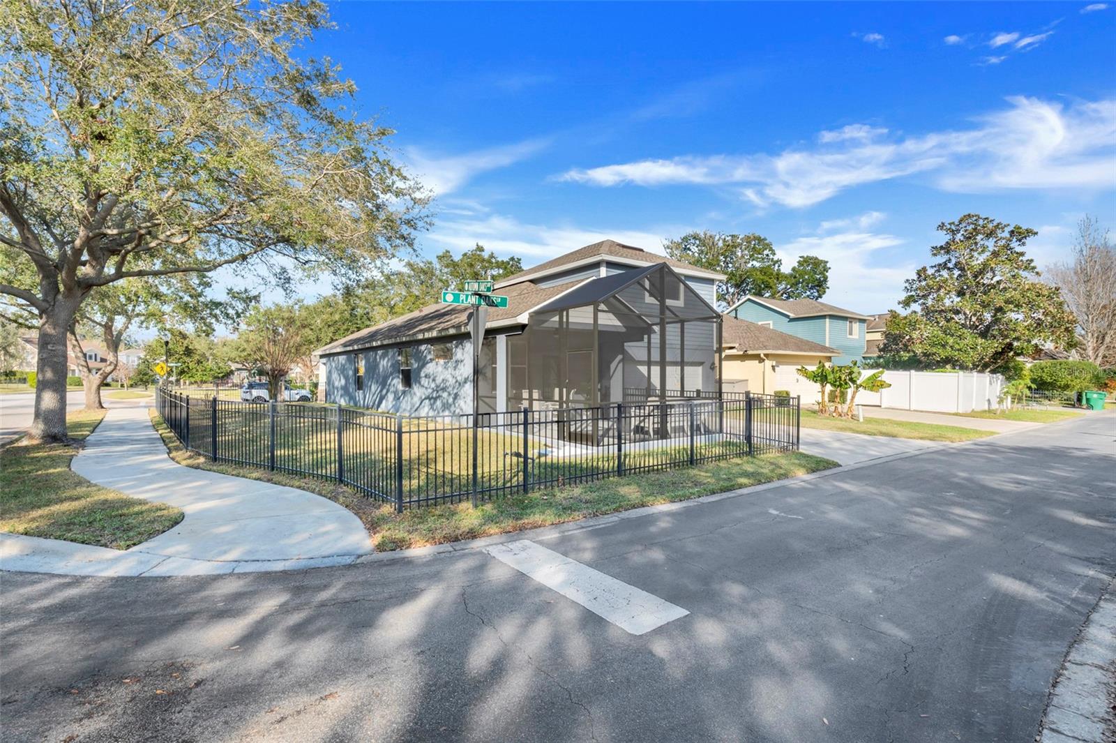 880 SUMMER OAKS RD