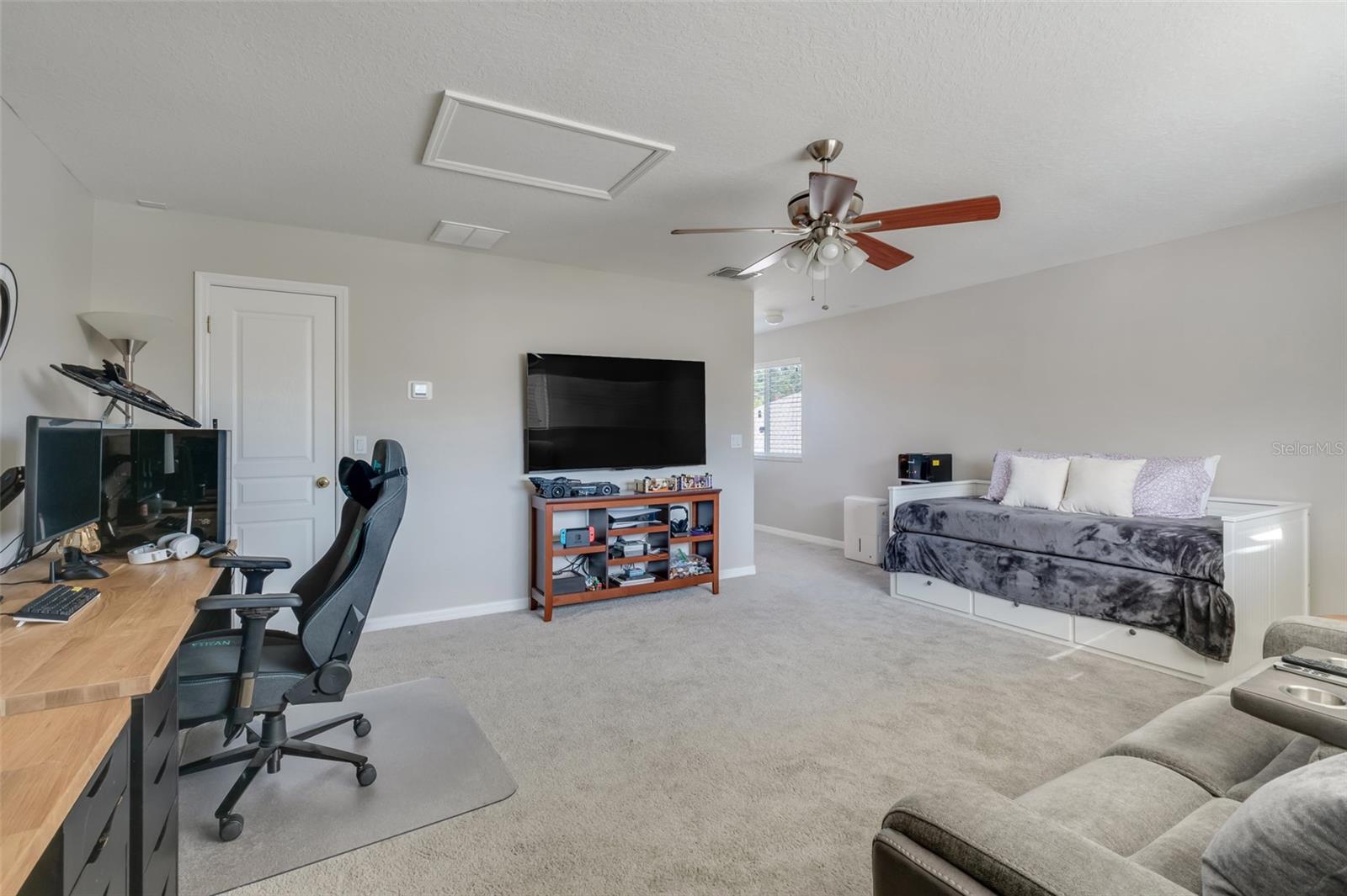 880 SUMMER OAKS RD