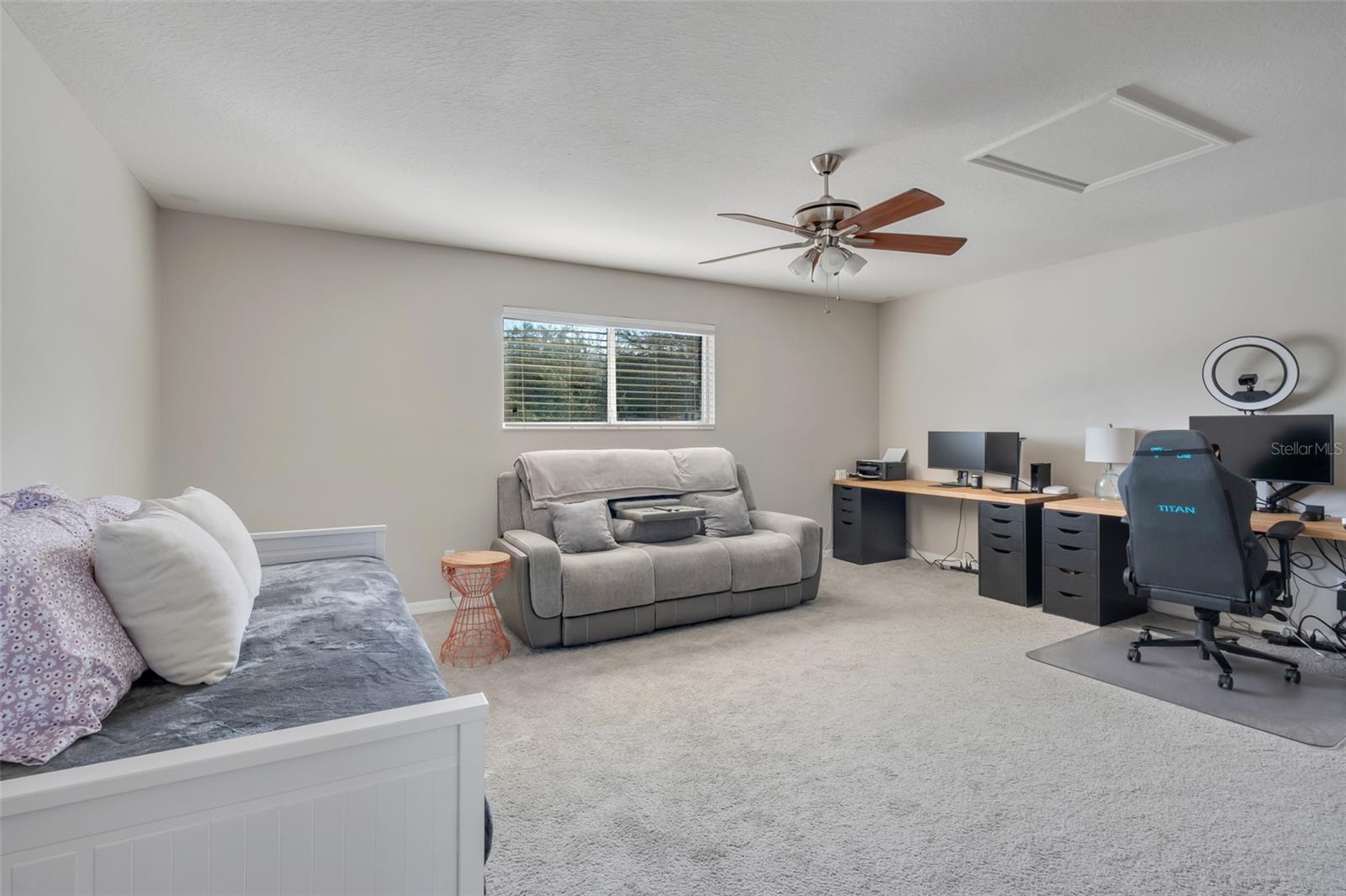 880 SUMMER OAKS RD