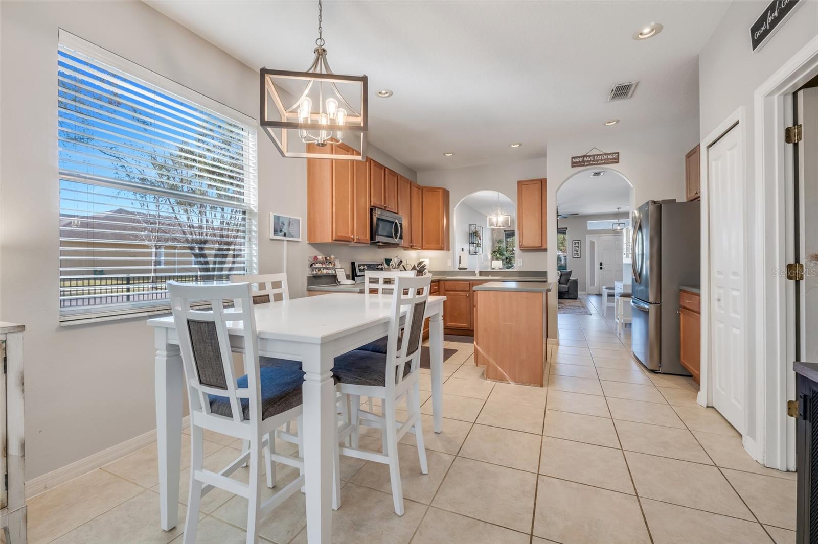 880 SUMMER OAKS RD