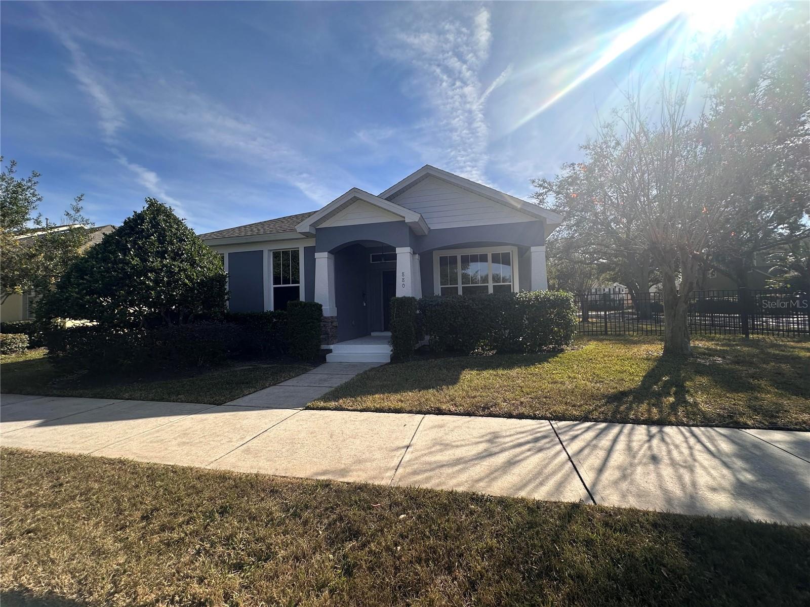 880 SUMMER OAKS RD