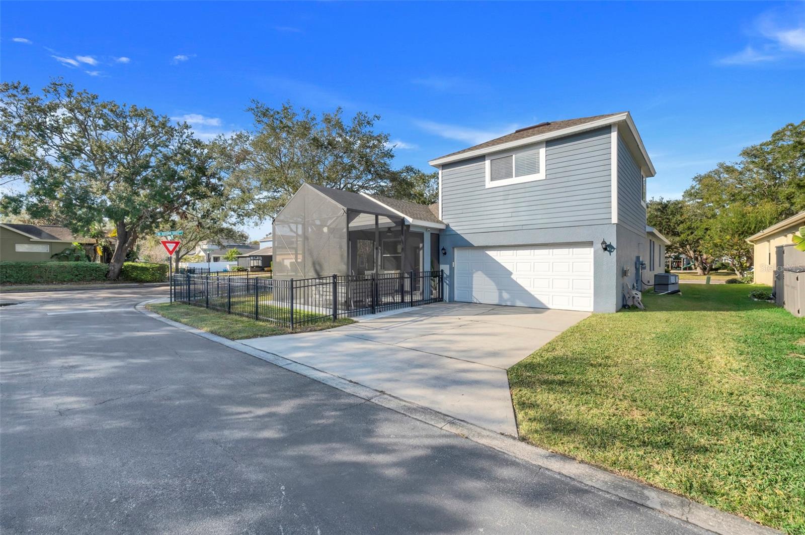 880 SUMMER OAKS RD