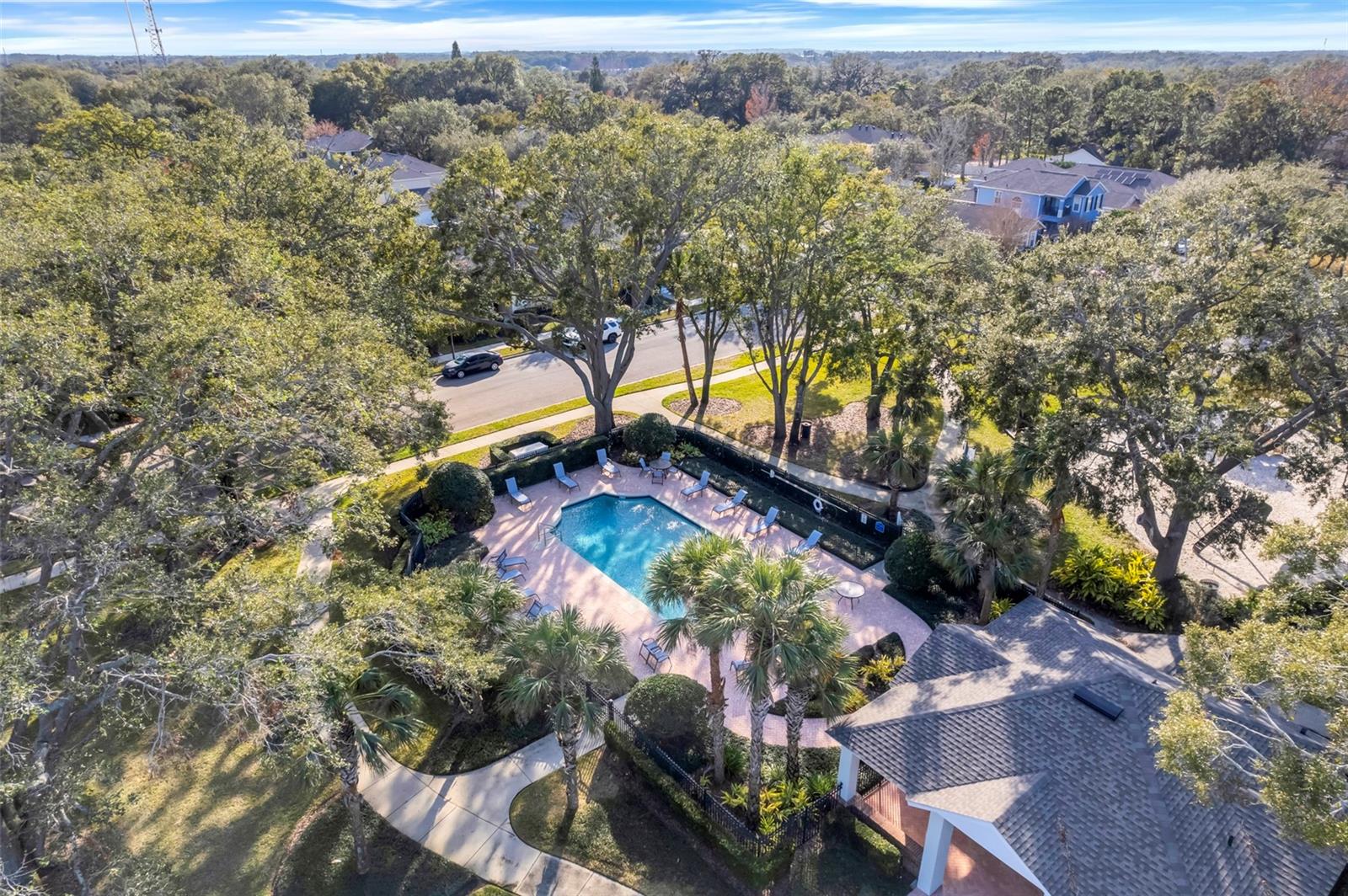 880 SUMMER OAKS RD