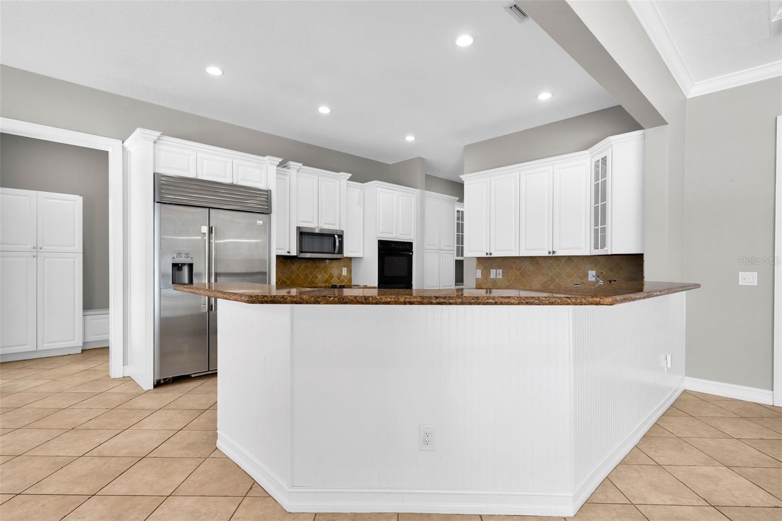 907 WESTPARK DR