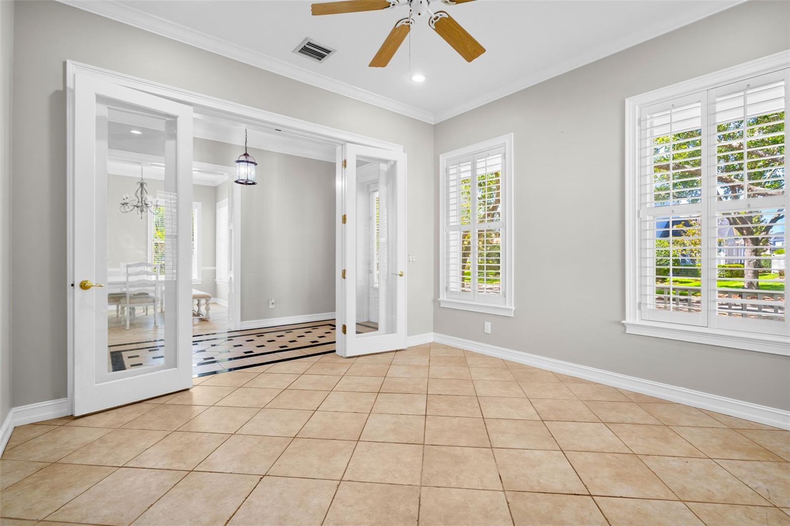 907 WESTPARK DR