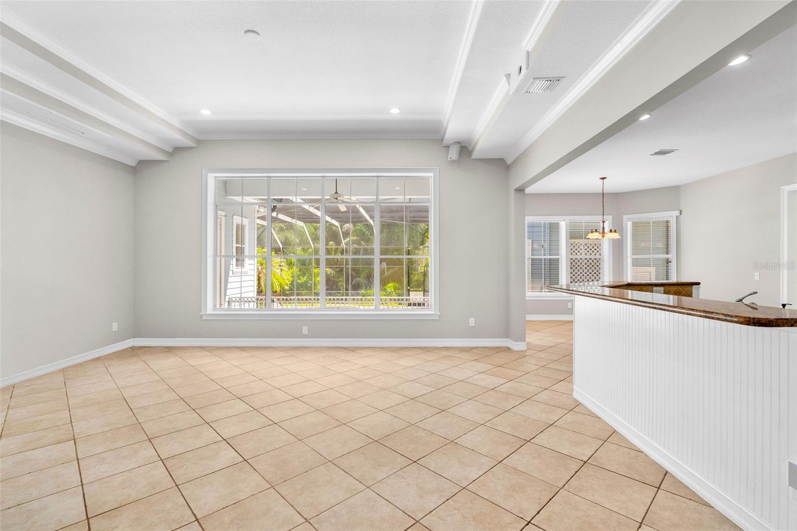 907 WESTPARK DR