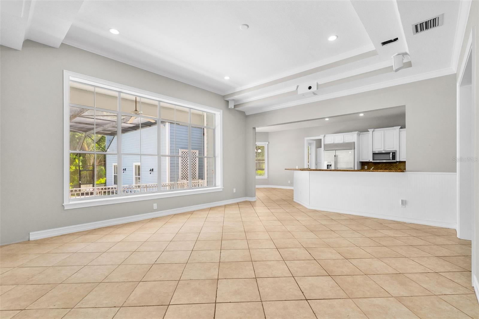 907 WESTPARK DR