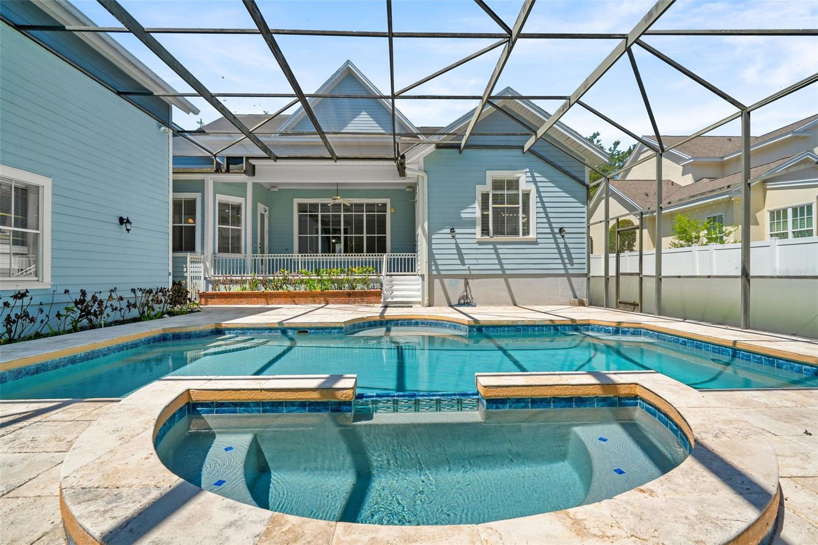907 WESTPARK DR