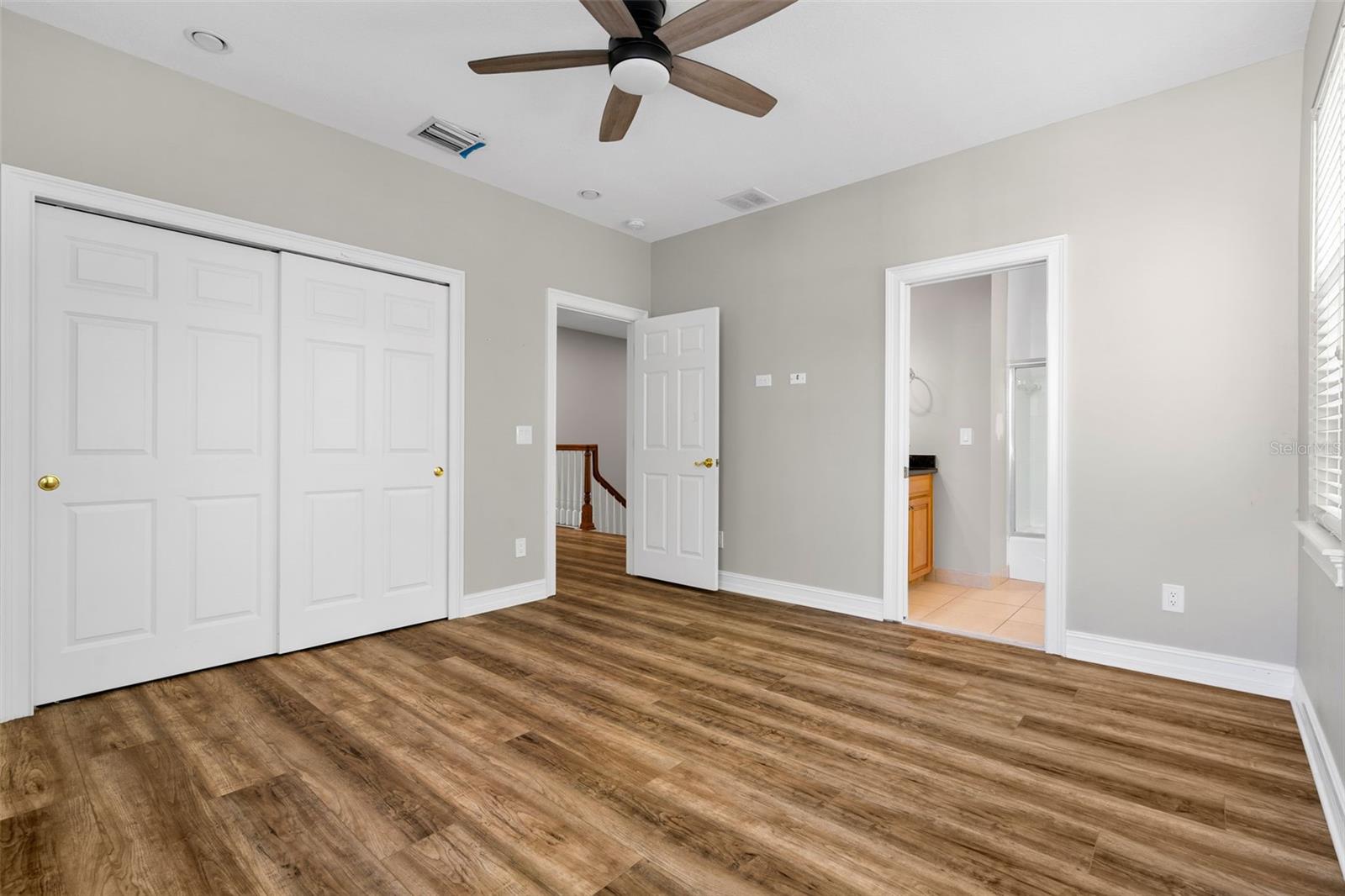 907 WESTPARK DR