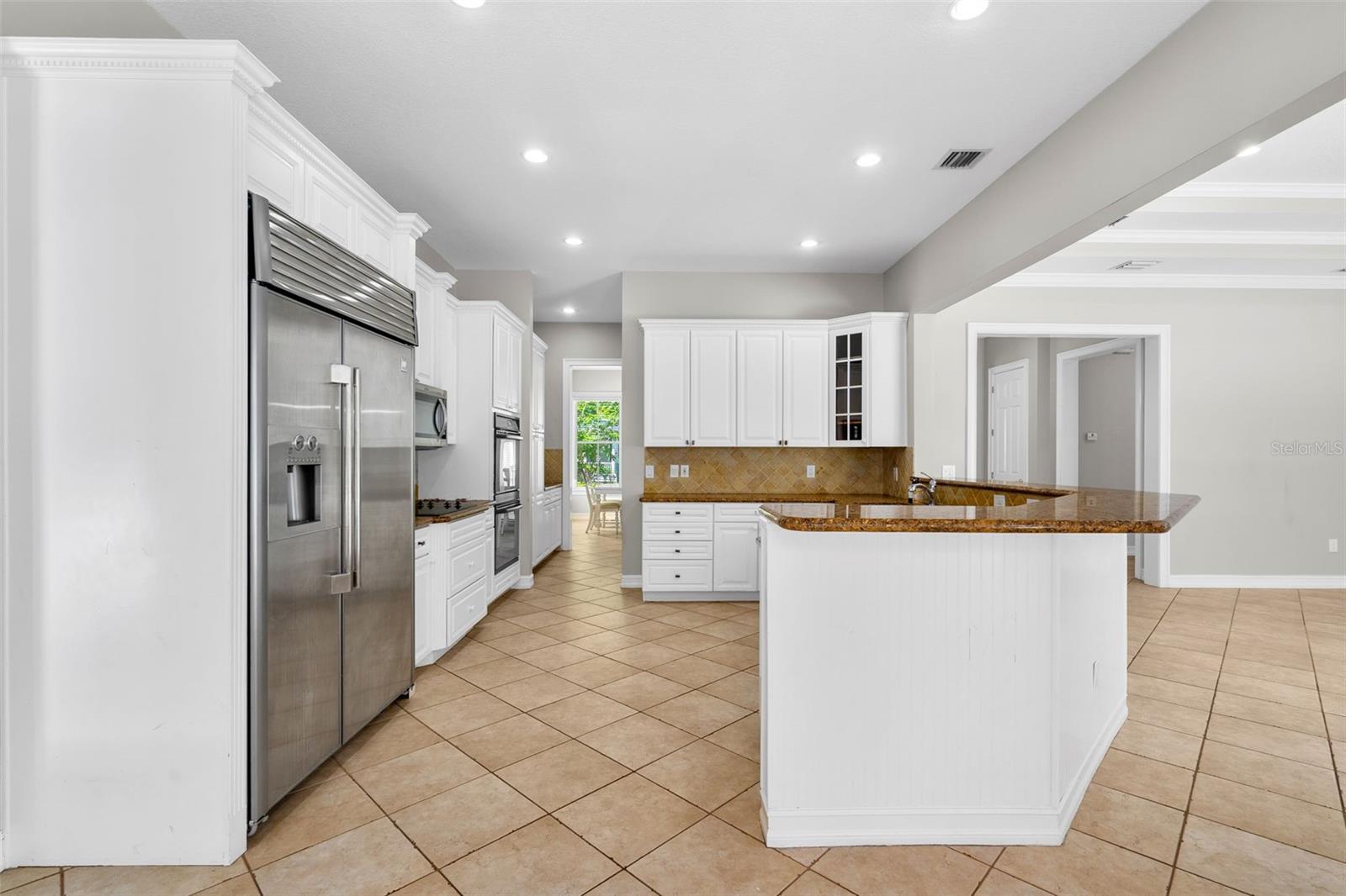 907 WESTPARK DR