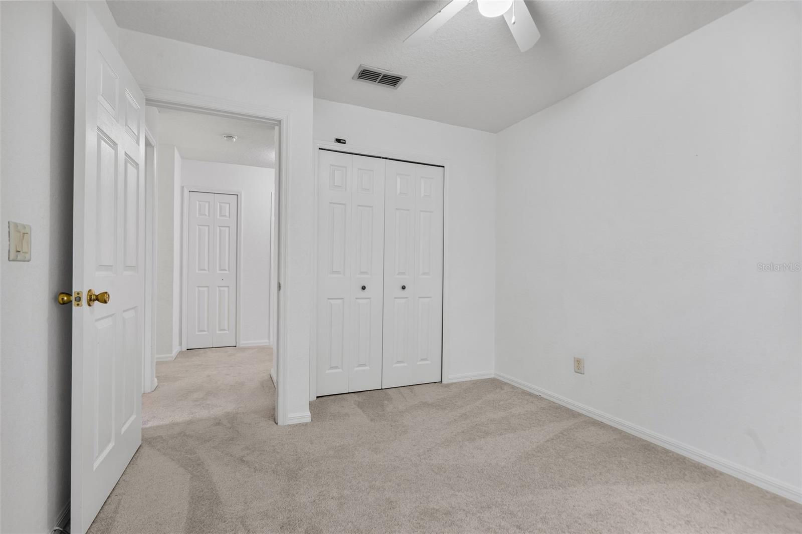 238 N HAMPTON DR