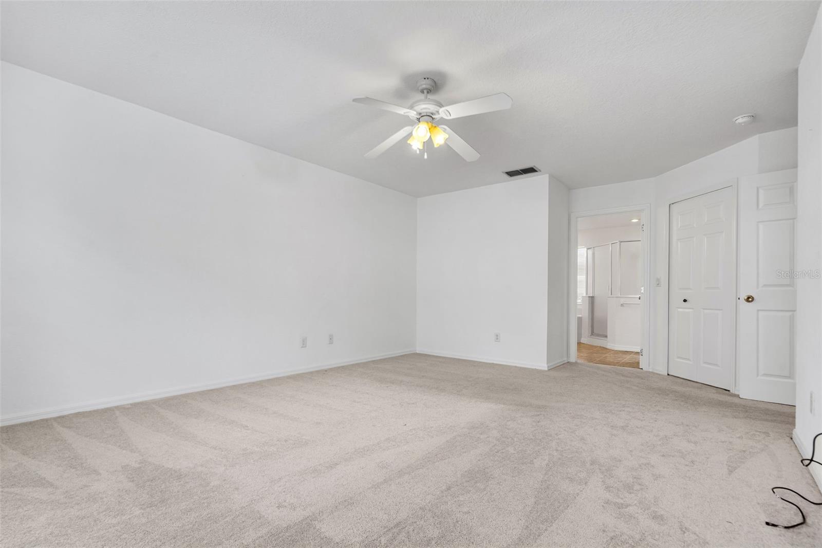 238 N HAMPTON DR