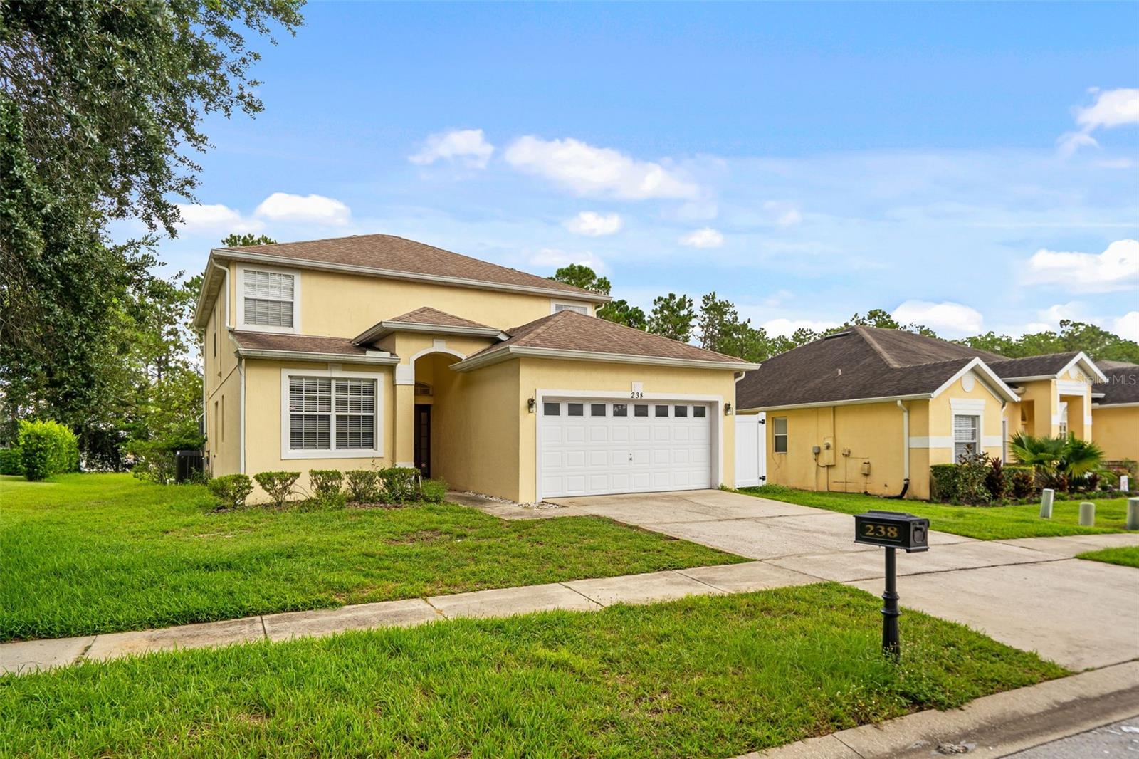 238 N HAMPTON DR