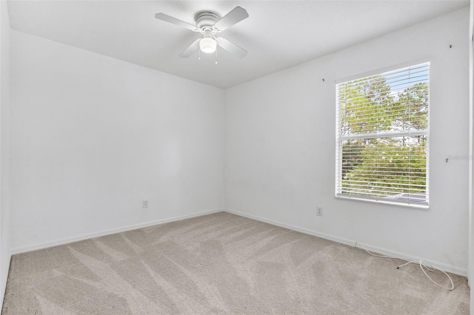 238 N HAMPTON DR