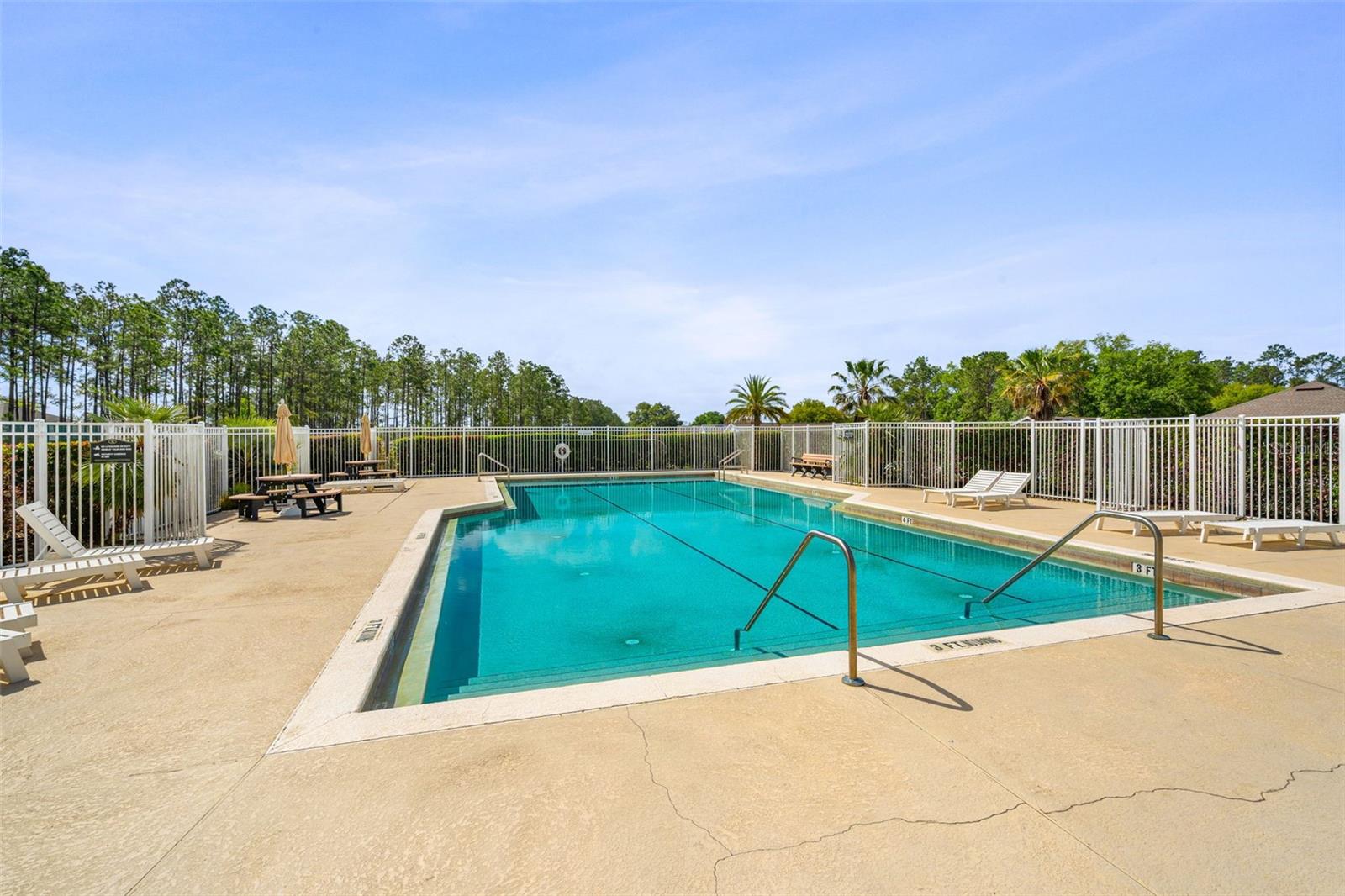 238 N HAMPTON DR