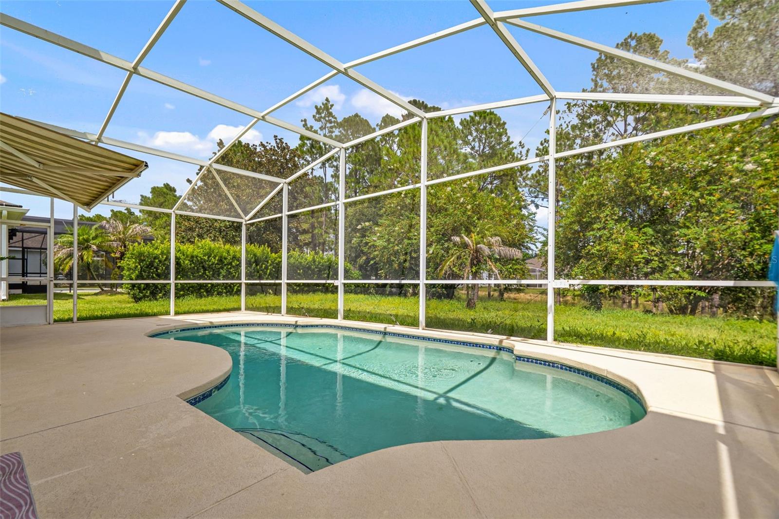 238 N HAMPTON DR