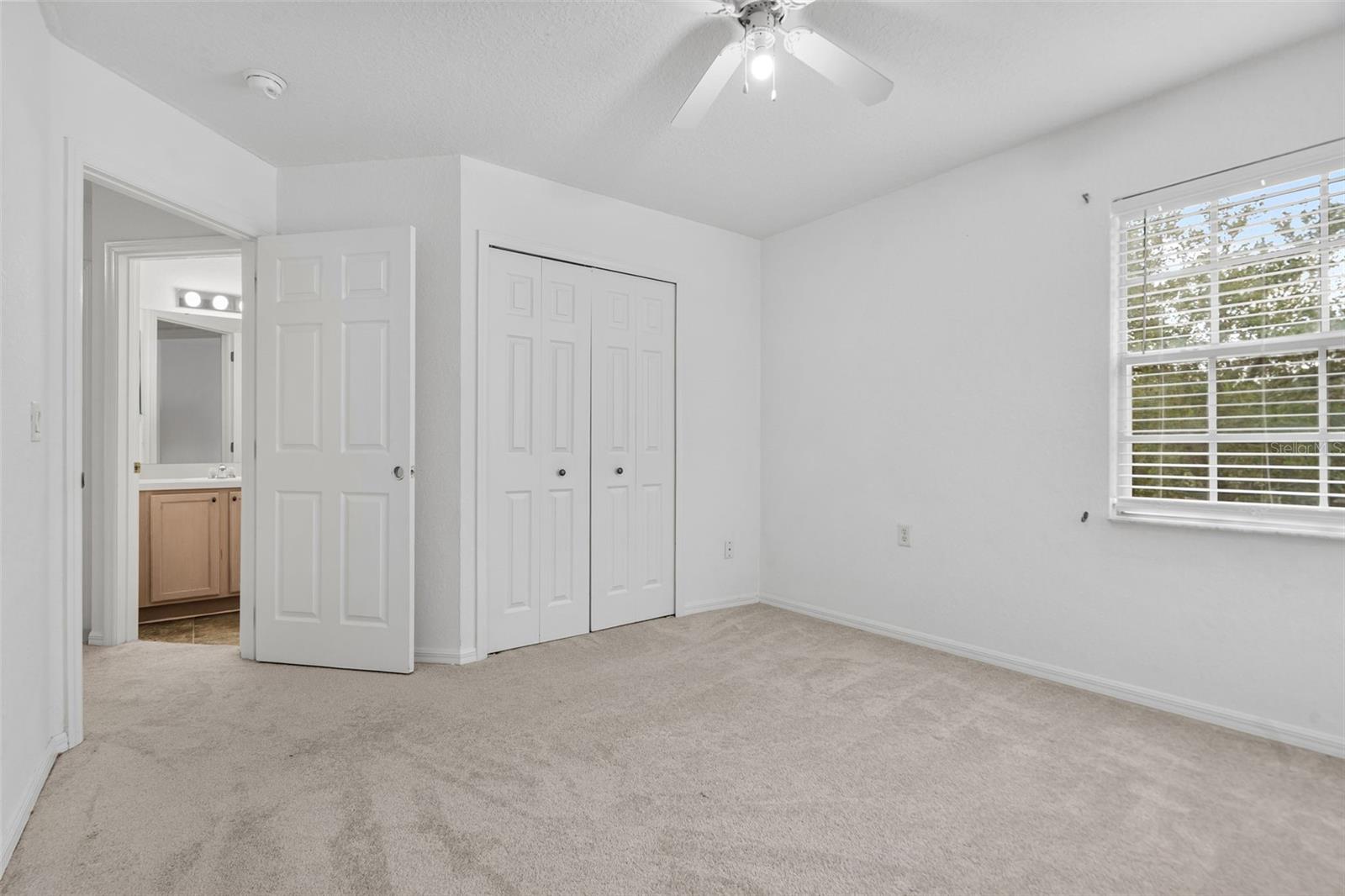238 N HAMPTON DR