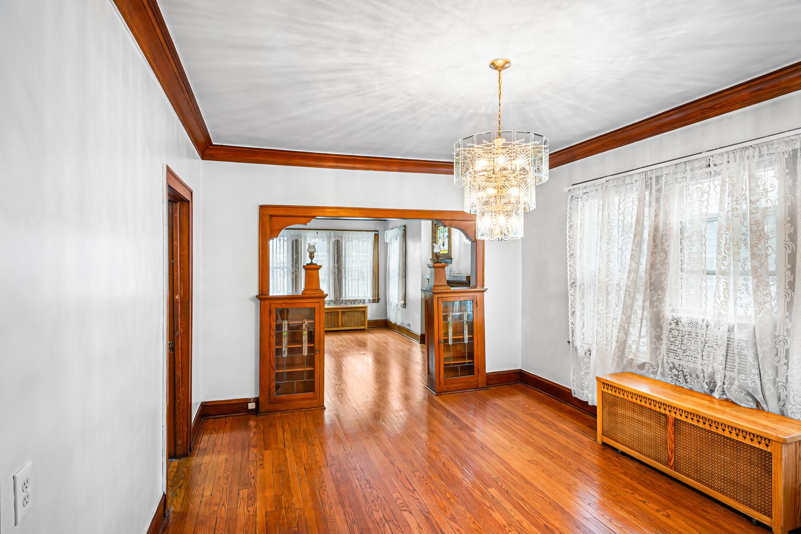 8638 S Escanaba Avenue