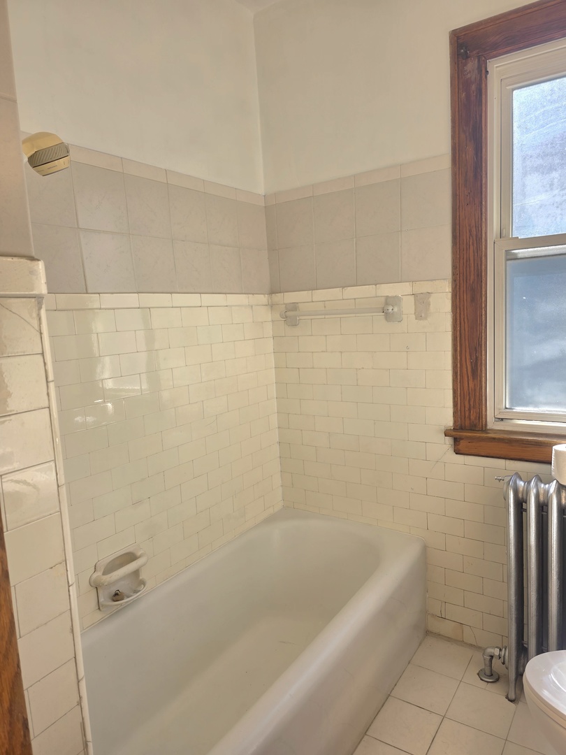 8638 S Escanaba Avenue