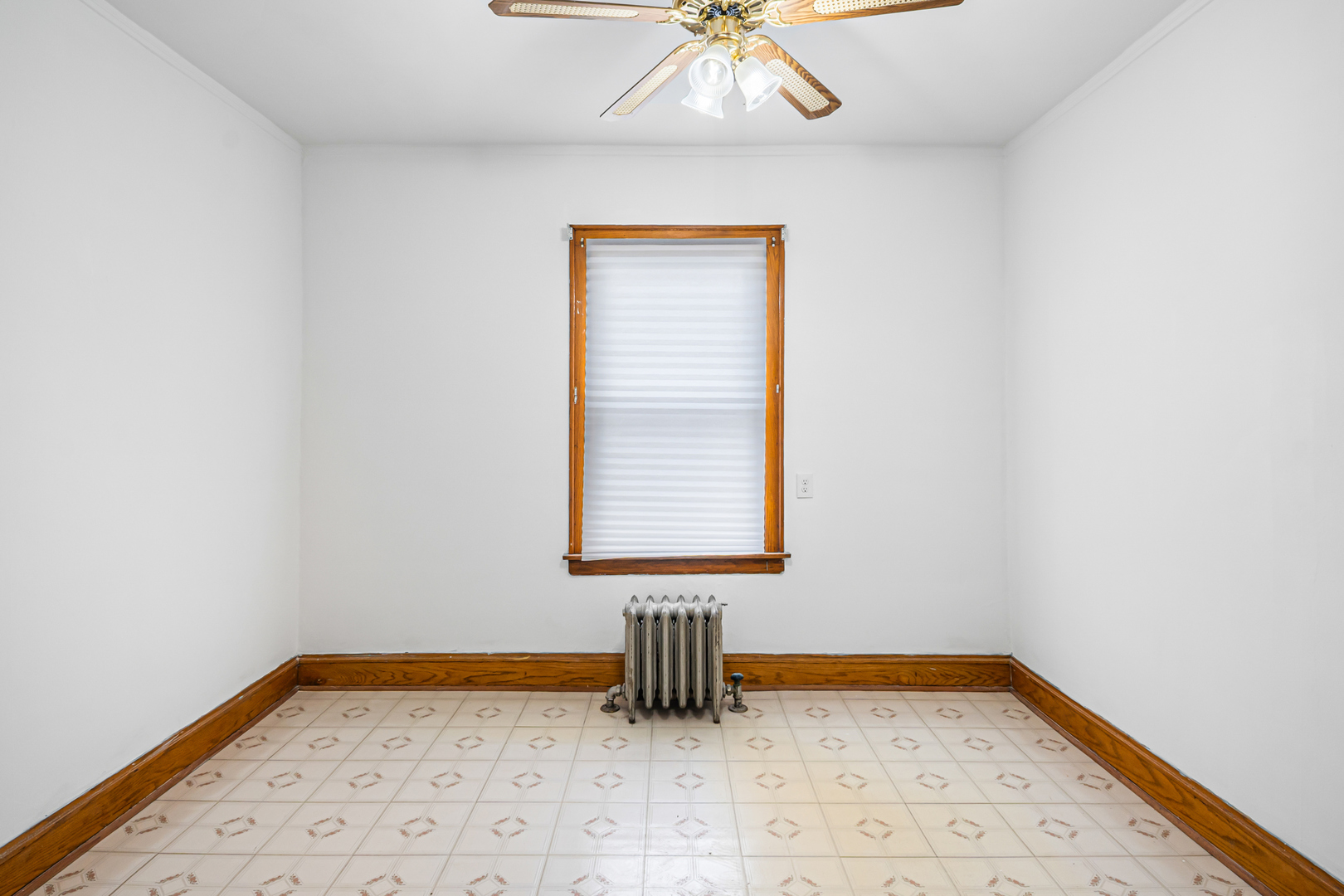 8638 S Escanaba Avenue