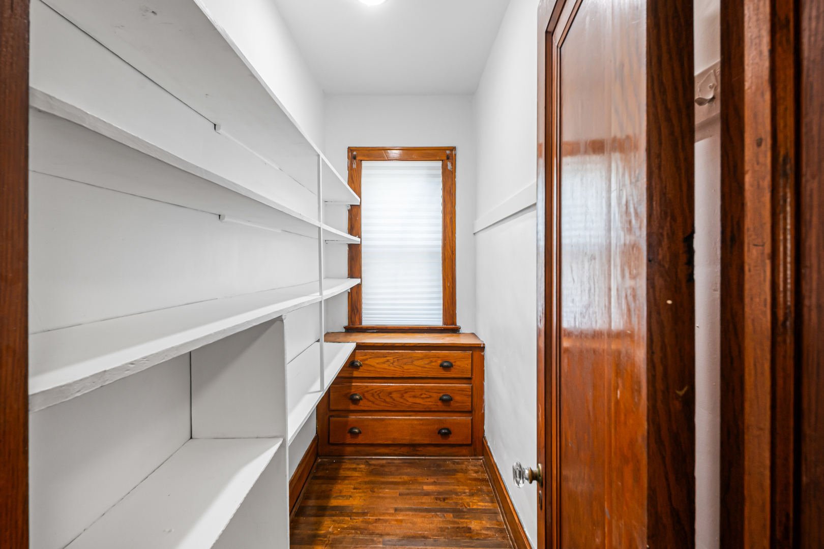 8638 S Escanaba Avenue