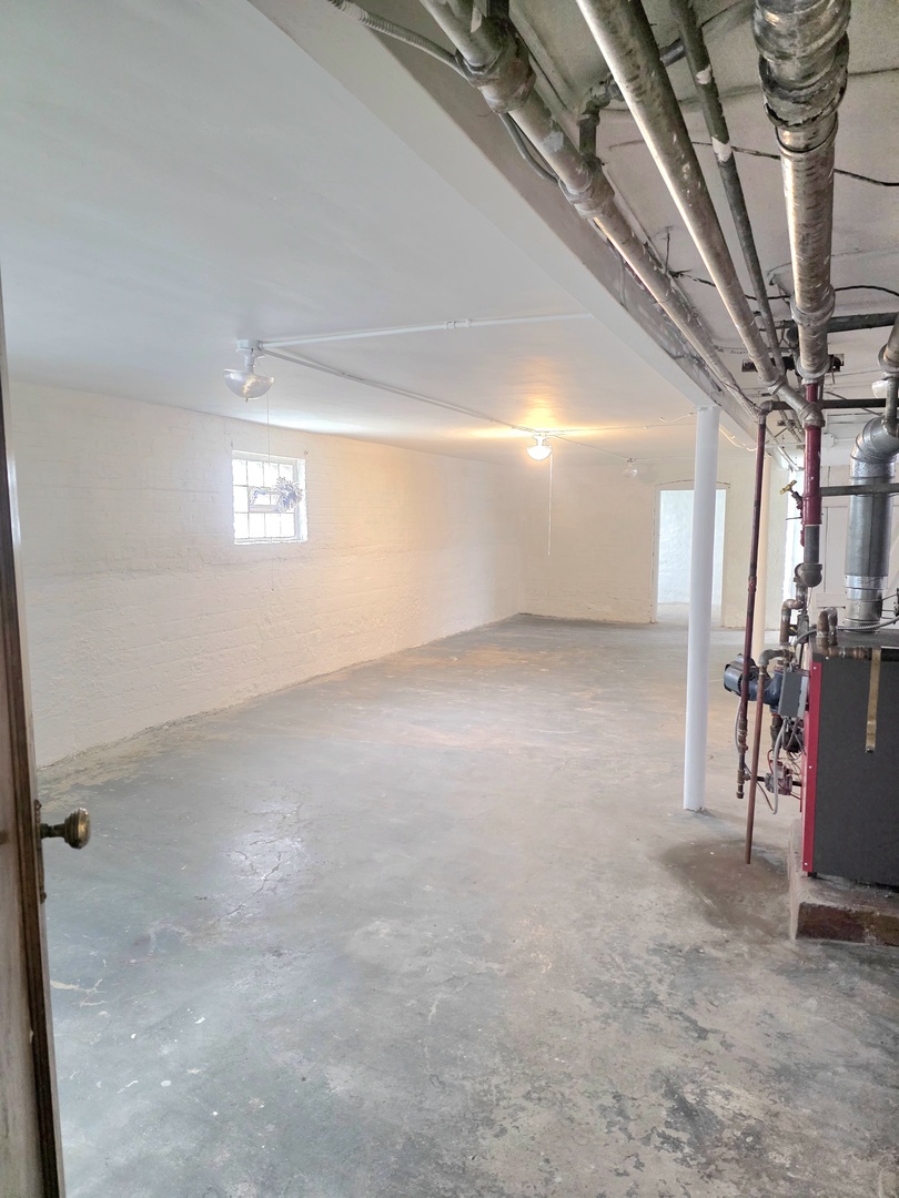 8638 S Escanaba Avenue