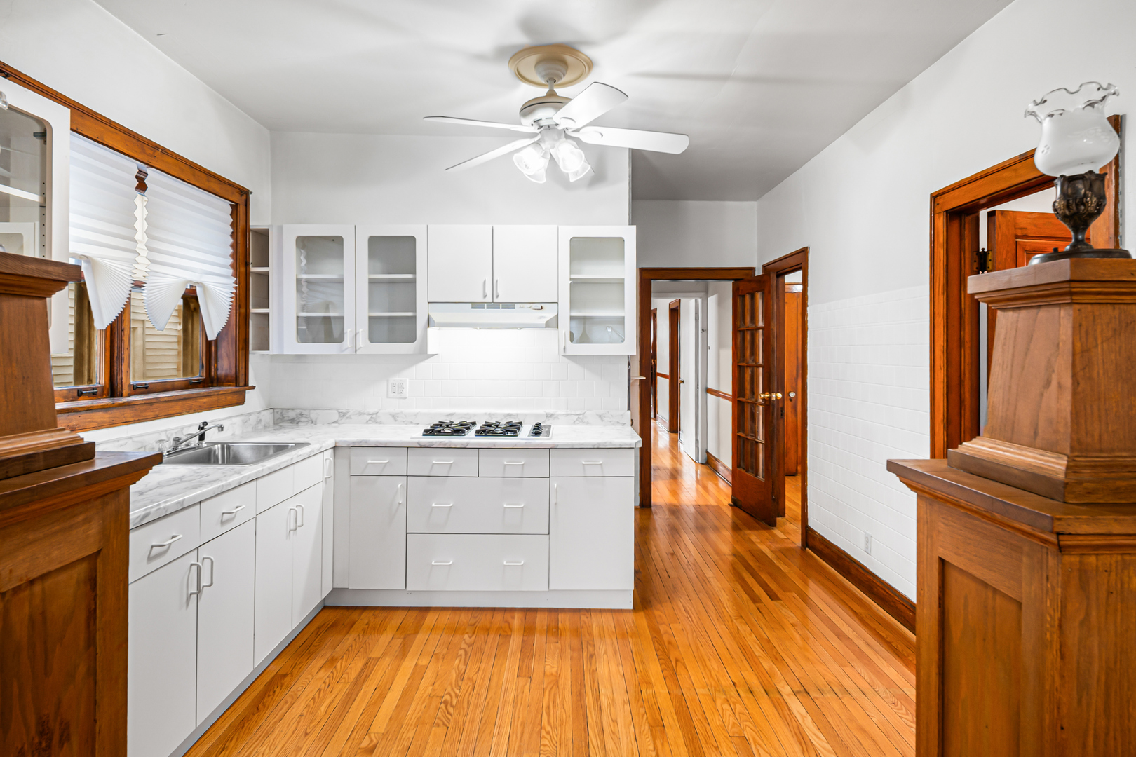 8638 S Escanaba Avenue