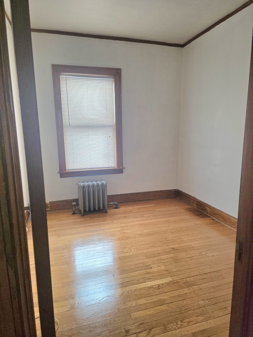 8638 S Escanaba Avenue