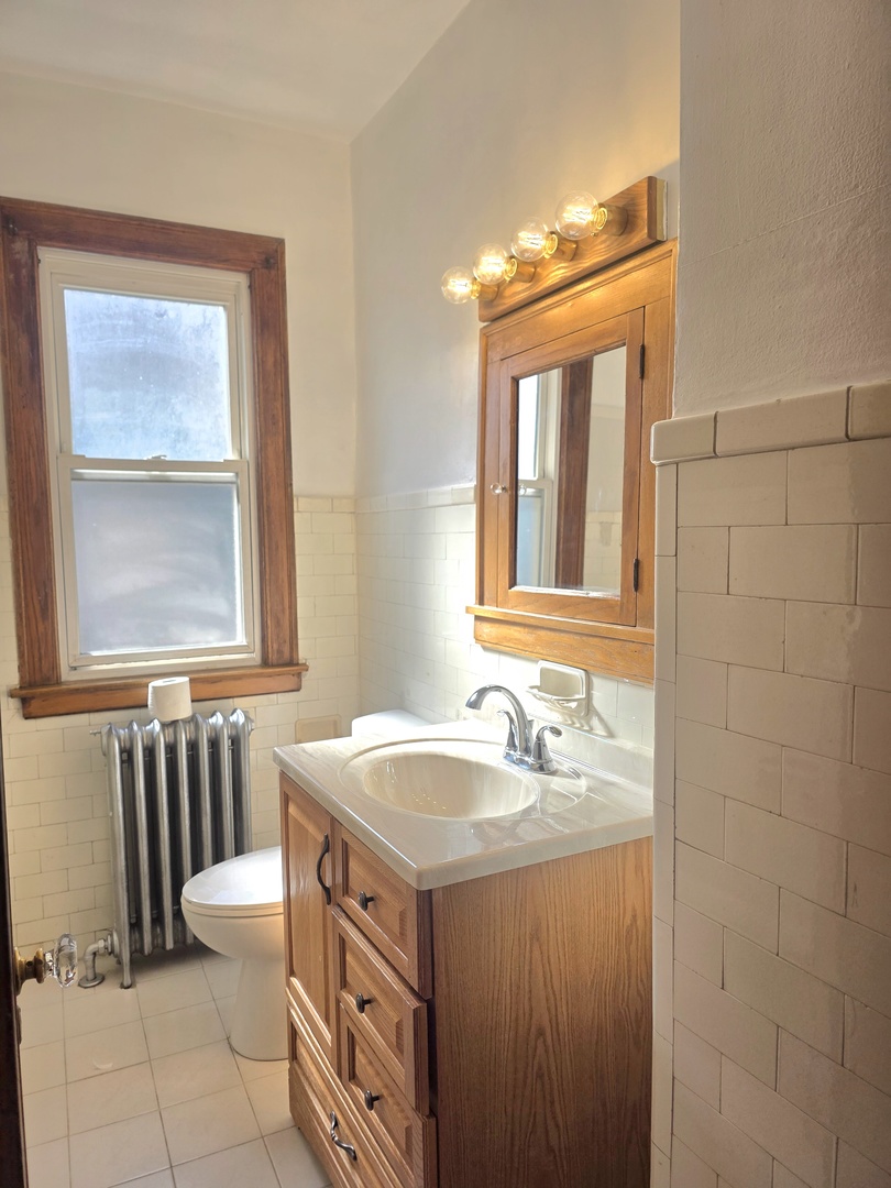 8638 S Escanaba Avenue