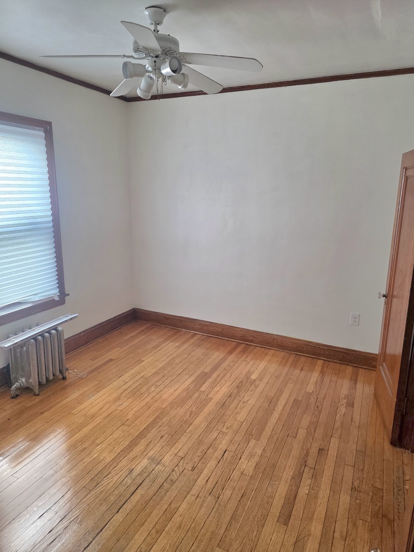 8638 S Escanaba Avenue